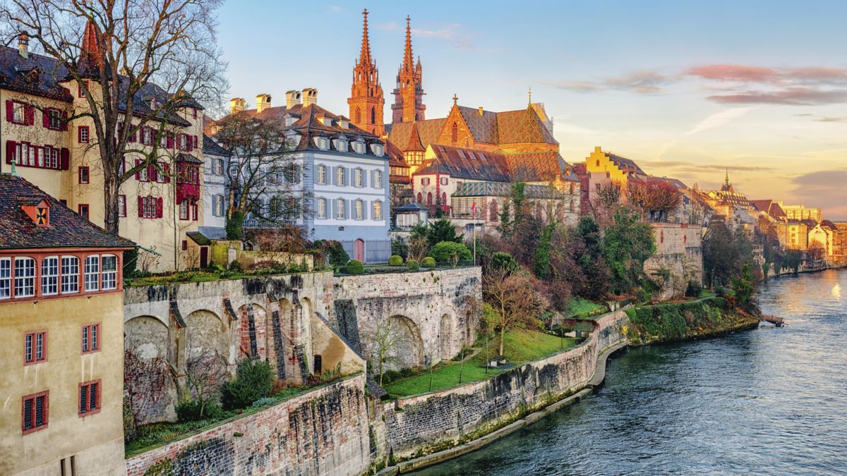 Skyline of Zurich old town on the shores of the Limmat River.